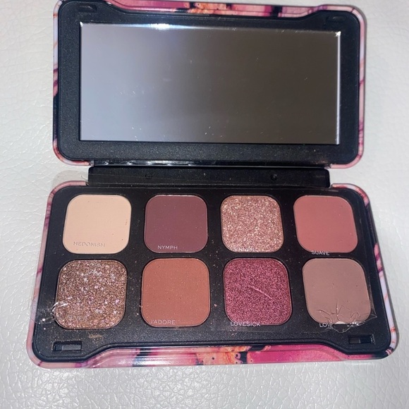 Revolution Bundle- 2 Eyeshadow Palettes Brand New - Picture 6 of 6